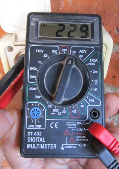 измерение переменного напряжения DT-832